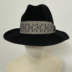 San Diego Hat Co Black 100% Wool Hat w/ Black & White Patterned Band